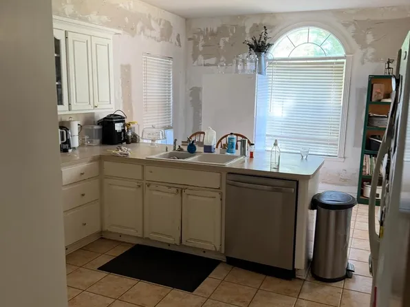 271 Briargrove St, Crockett, TX 75835