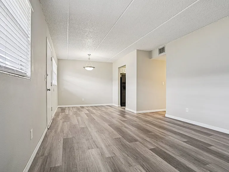 The Element at 464 — Photo 17