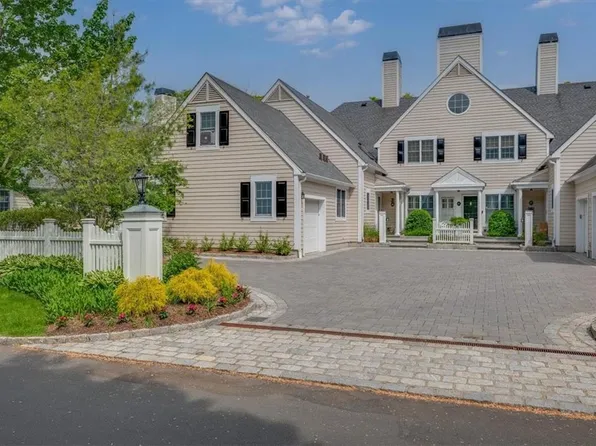 43 Wyndham Close, White Plains, NY 10605