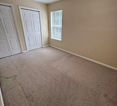 3rd image of 2635 Fairmount Ln
