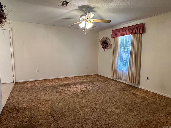 4th image of 705 W 10th Ave