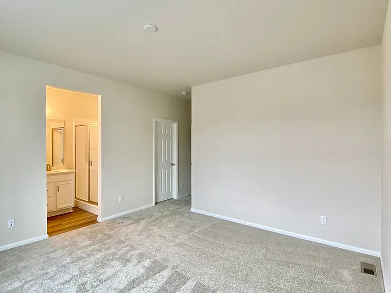 8739 Scarborough Dr — Photo 24