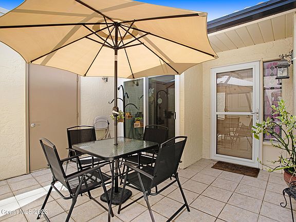 5th image of 743 Green Valley Ln