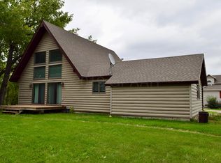2526 1st Ave NE, Devils Lake, ND 58301