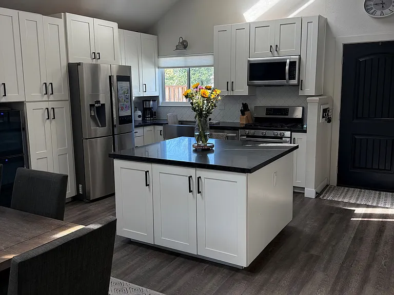 121 Saratoga Ct — Photo 4