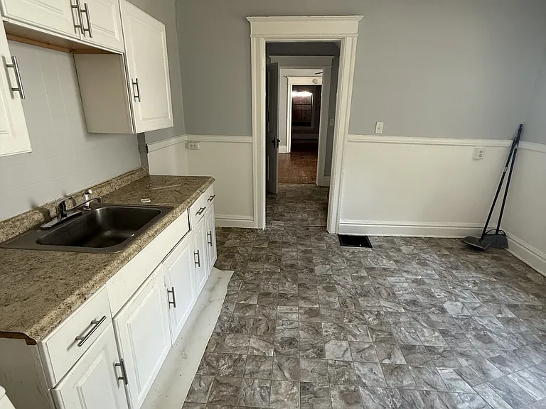 83-85 Parsells Ave #85 — Photo 2