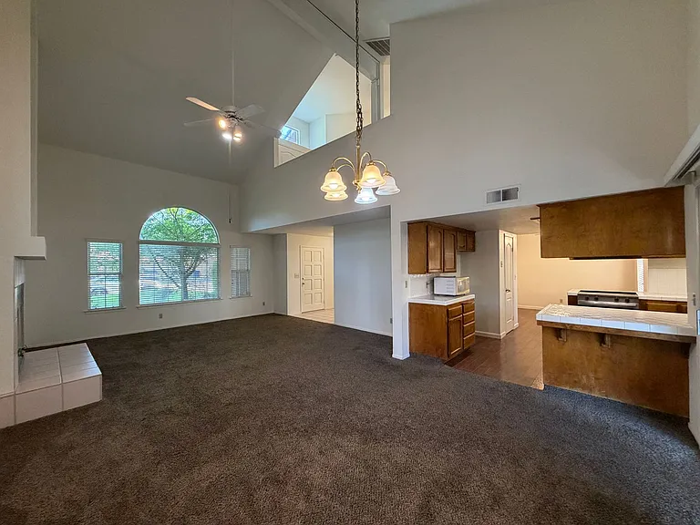 1893 E Deyoung Dr — Photo 6
