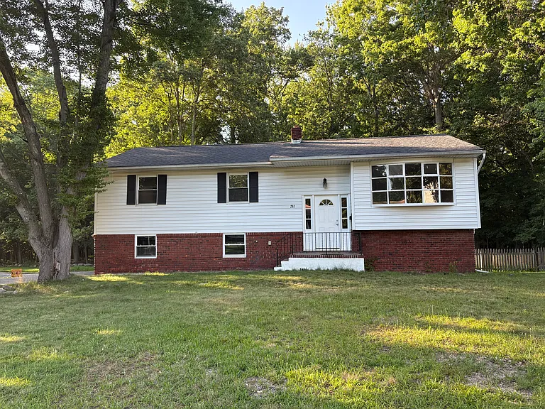 261 Elizabeth Ave — Photo 17