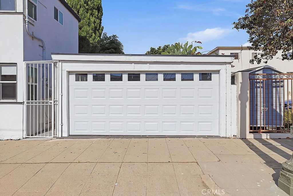 2 bed, 1096 sqft, $3,600 — Photo 3