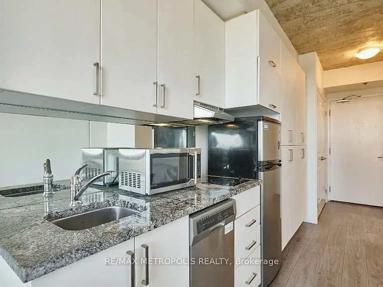 1900 Simcoe St N #413 — Photo 1