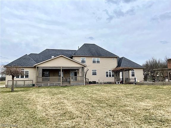 3rd image of 6377 Angel Ct NW