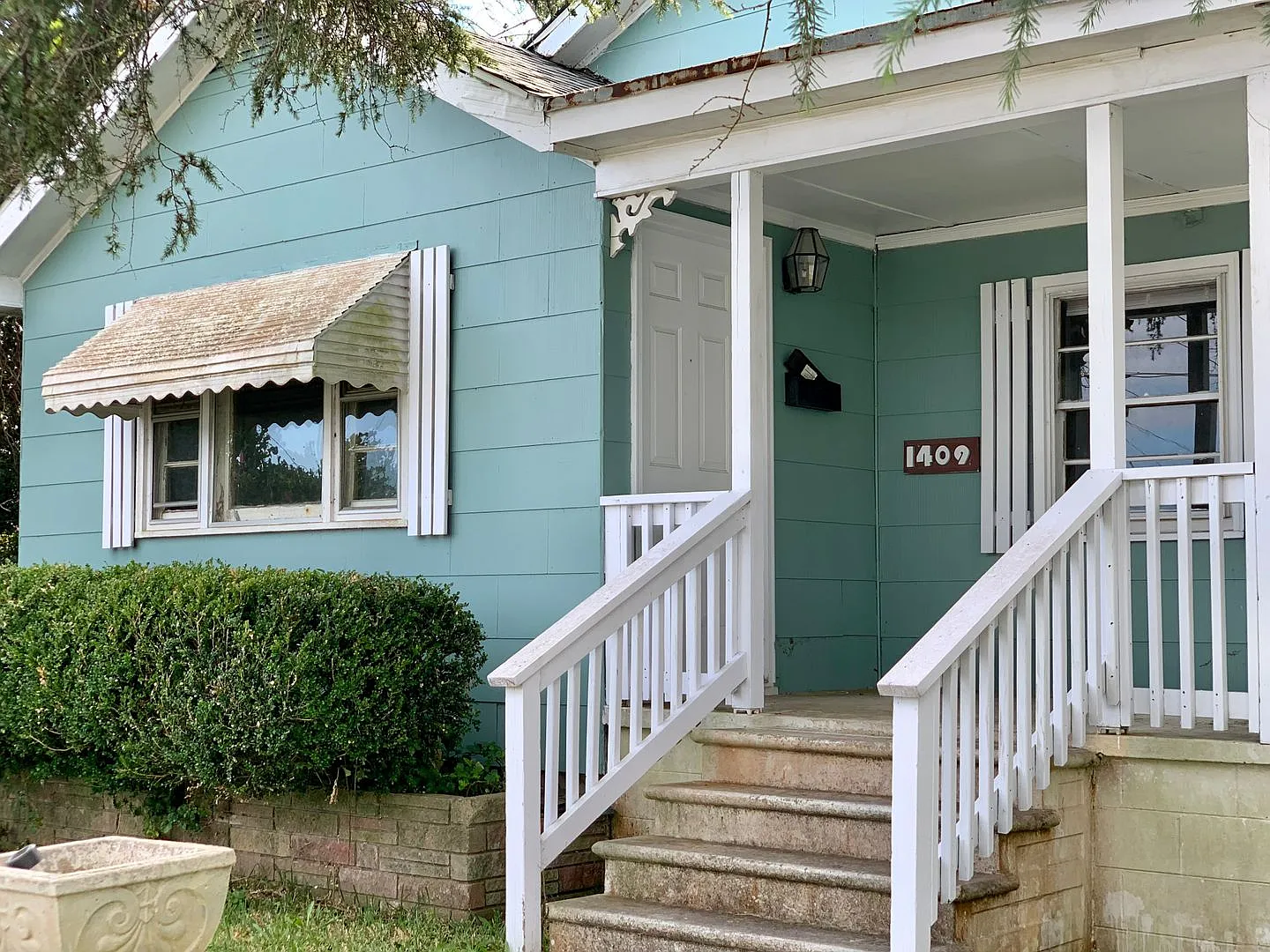 Promise Land North -- Charming 3 bedroom home in heart of Historic Walking District Downtown More... — Photo 4
