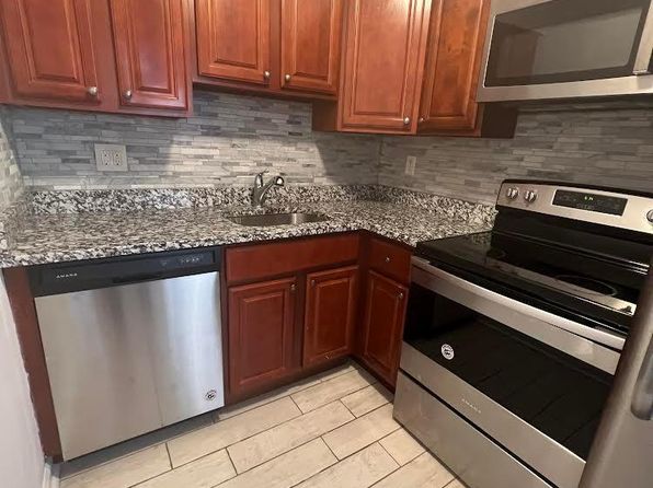 123 Stevens Ave #123D