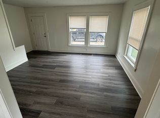 1 Maynard Ct, Pontiac, MI 48342