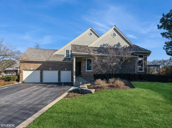 21896 W Vernon Ridge Dr, Mundelein, IL 60060