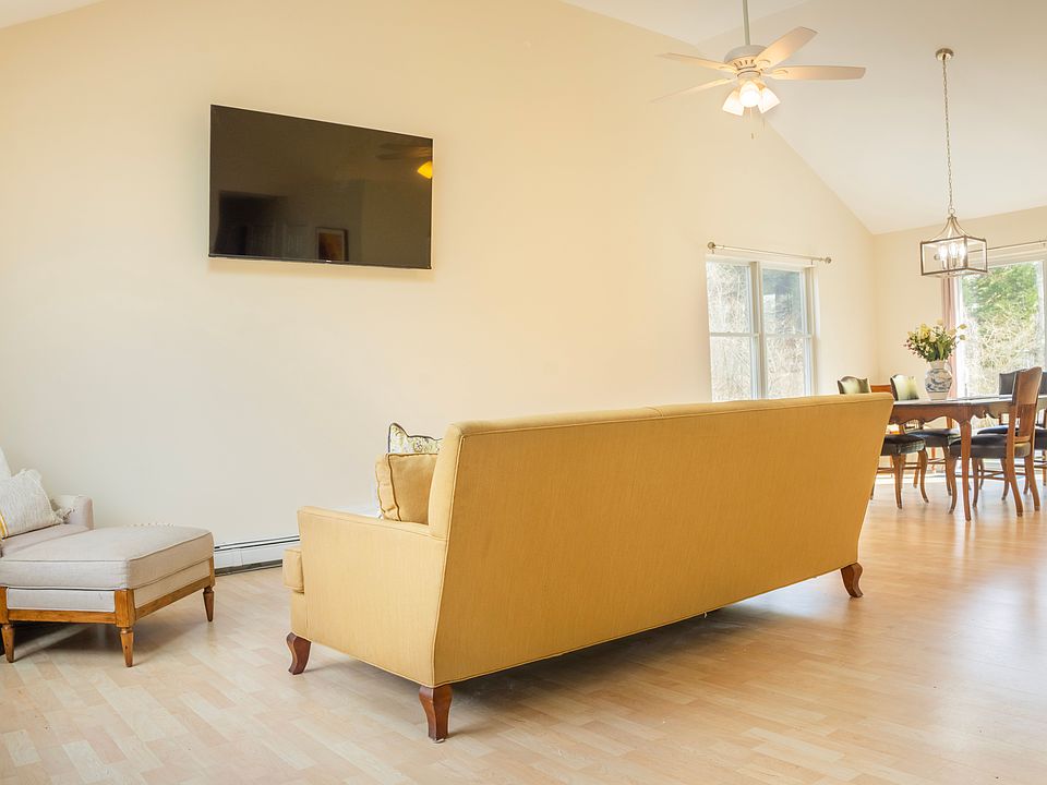 40 Kyle Rd, Hampton Bays, NY 11946 MLS 372651 Zillow