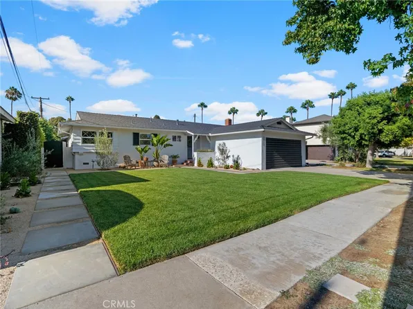 1430 Shamrock Ln, Costa Mesa, CA 92626