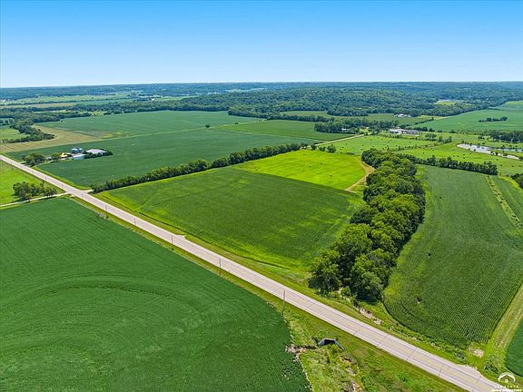 4th image of 875 N 1000th Rd