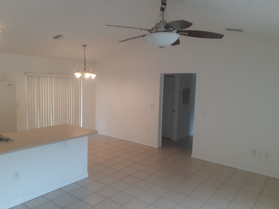 1st image of 2592 N Euclid Ave