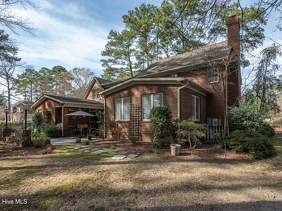 3rd image of 312 Pinewood Road