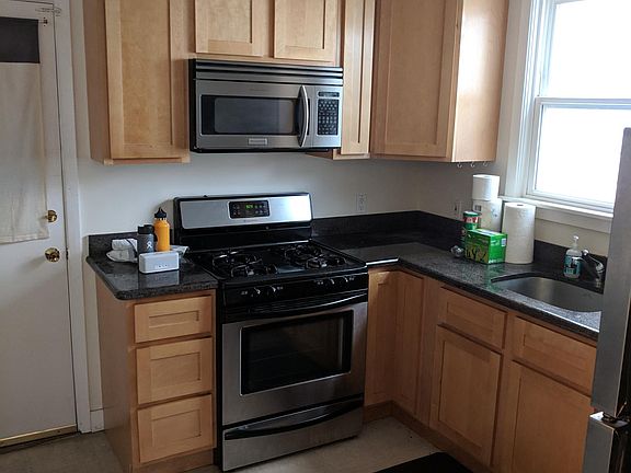 5th image of 1813 Oak St