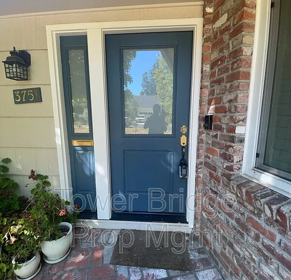 3751 El Ricon Way — Photo 3