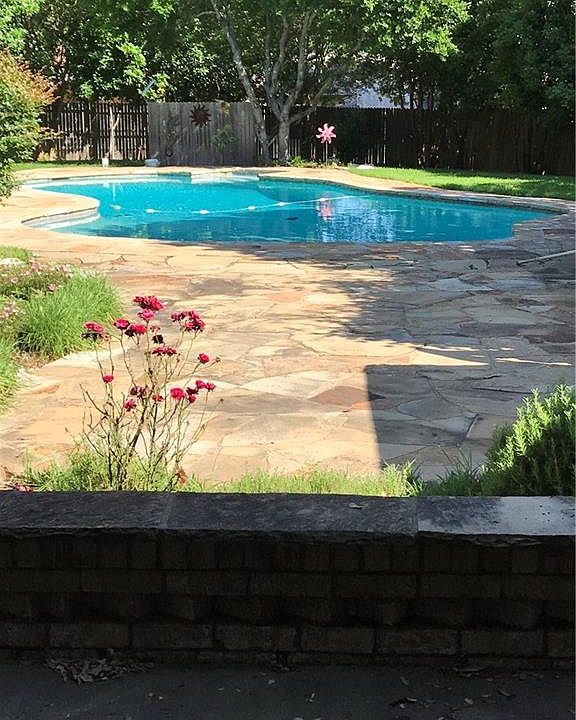 2nd image of 132 Grove Ct