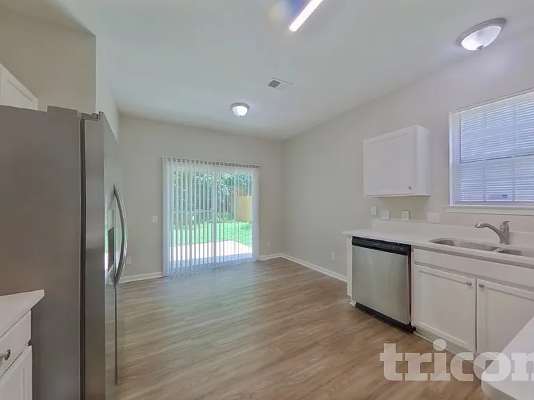 5400 Peachwood Dr — Photo 6