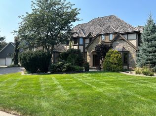 10300 Antlers Rdg, Eden Prairie, MN 55347