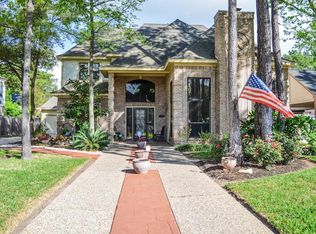 6714 Blue Hills Rd, Houston, TX 77069
