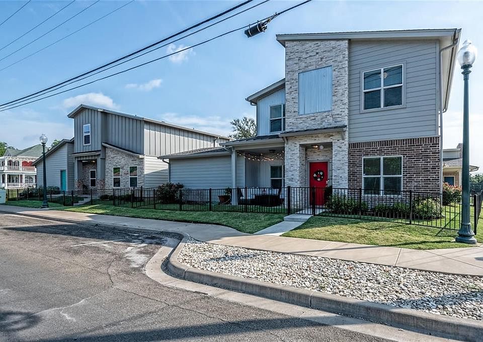 1st image of 407 Bosque Blvd #203