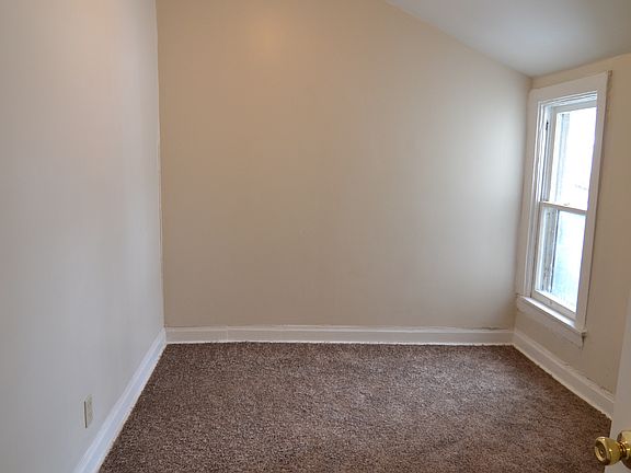 3rd image of 209 Hyde Park St