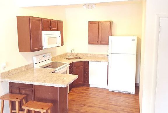 2nd image of 802 Avenue C