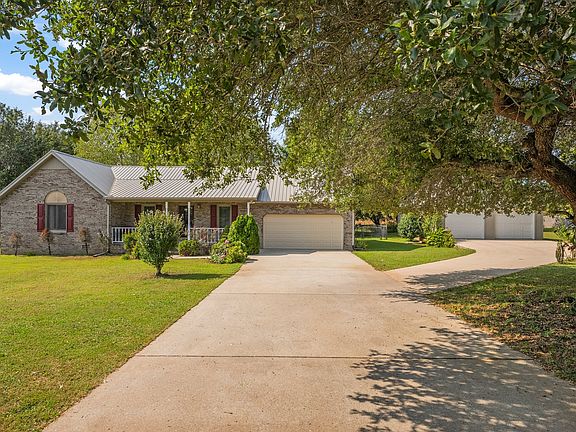 2nd image of 256 Summerset Pl