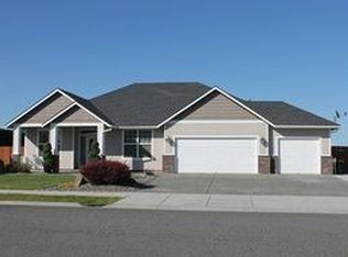 10703 Oak Ln, Pasco, WA