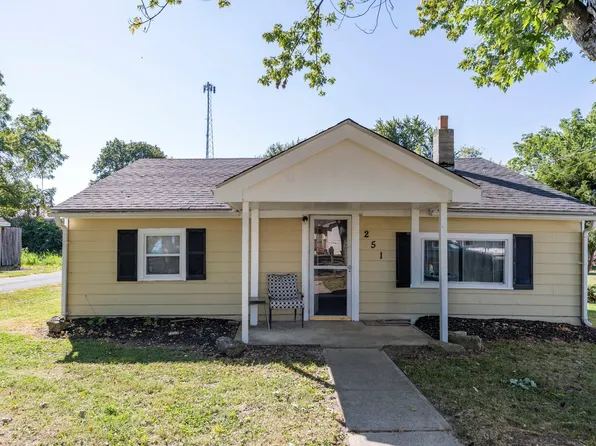 251 Curtis St, Washington Court House, OH 43160