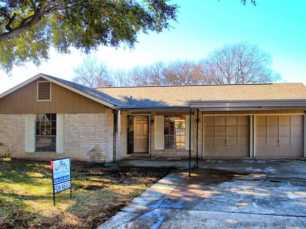 2707 Lakebriar St