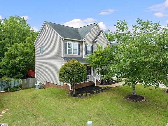 3rd image of 304 Grimes Dr