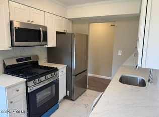 62 Stonehurst Boulevard #E, Freehold, NJ 07728