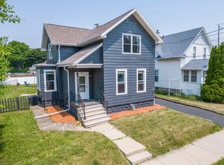 918 E Parkway Ave, Oshkosh, WI 54901