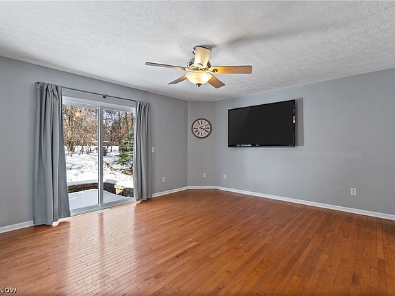 3rd image of 585 Birch Hill Dr Unit 3