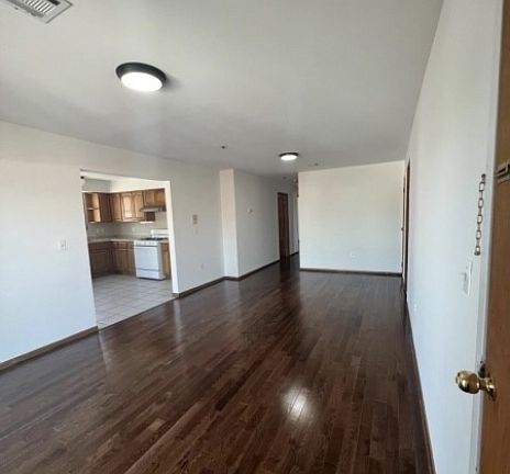 3rd image of 28 New York Ave Floor 3