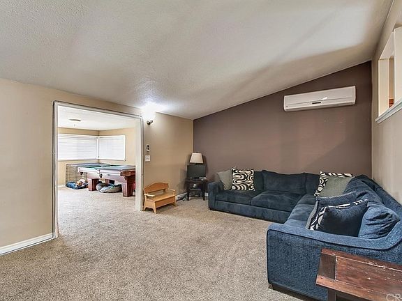 5th image of 27314 Crossglade Ave