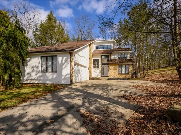 219 La Grande Dr, Cranberry Township, PA 16066