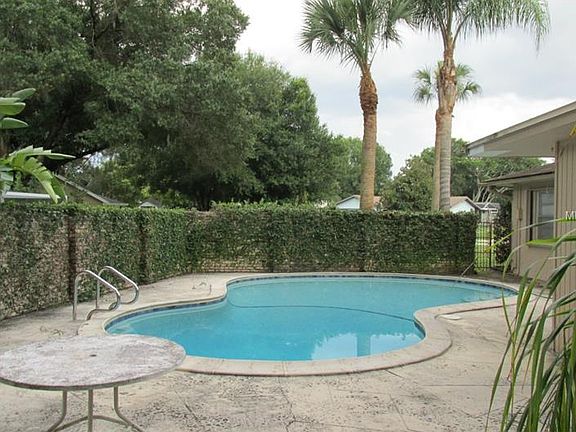 2nd image of 3729 Parkway Blvd