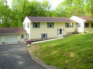 456 Valley View Dr, Endicott, NY 13760