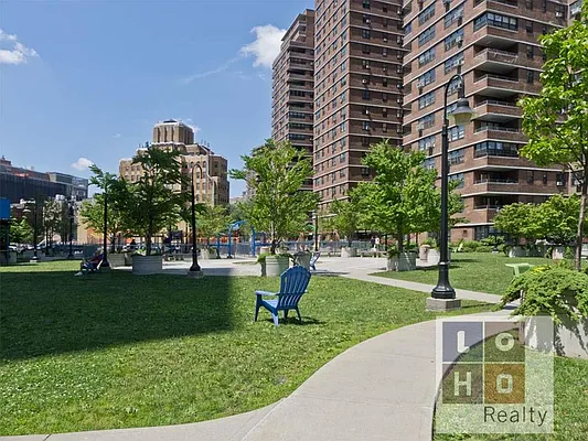Rented by LoHo Realty | media 21
