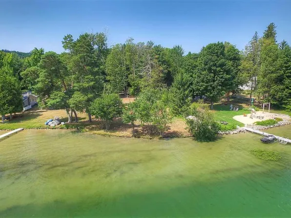277 Sumac Ln, Bellaire, MI 49615