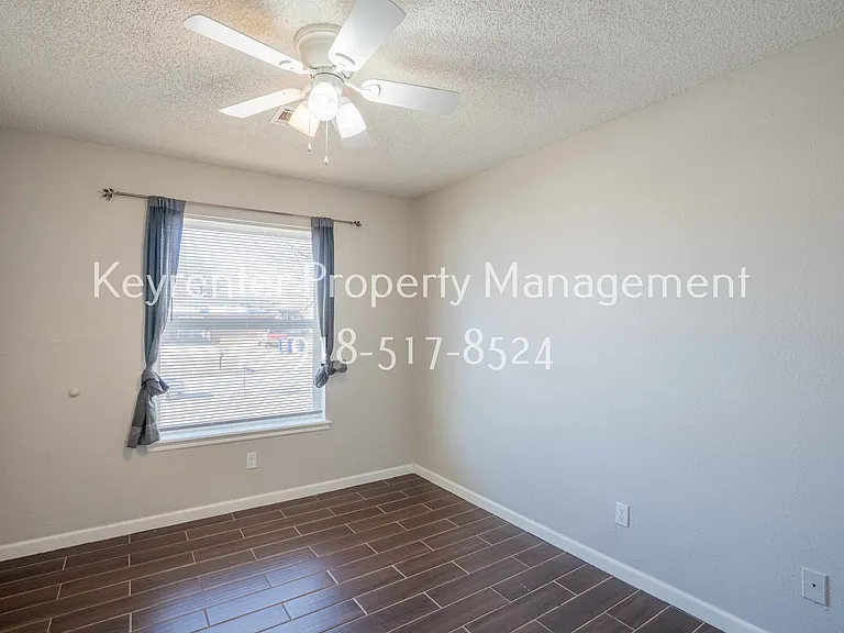 4601 S Cedar Ave — Photo 8