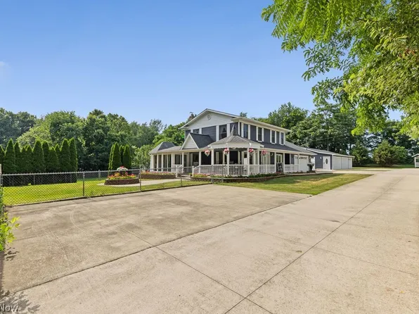 2151 Beach Dr, Akron, OH 44312